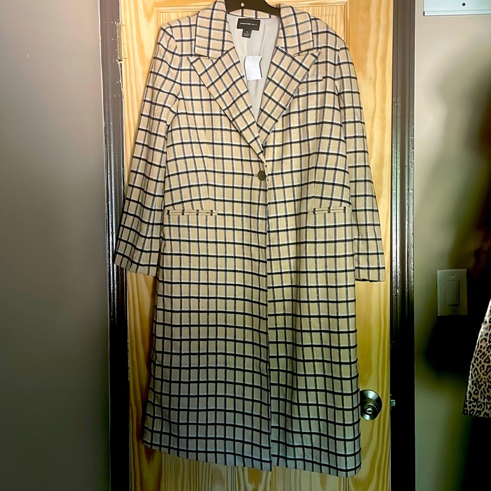 Plaid black and cream wool blend coat size M NWT